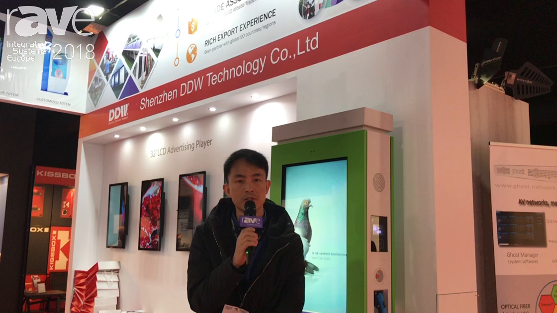 ISE 2018: DDW Features 43″ Floor-Standing Outdoor Totem with Charging Power