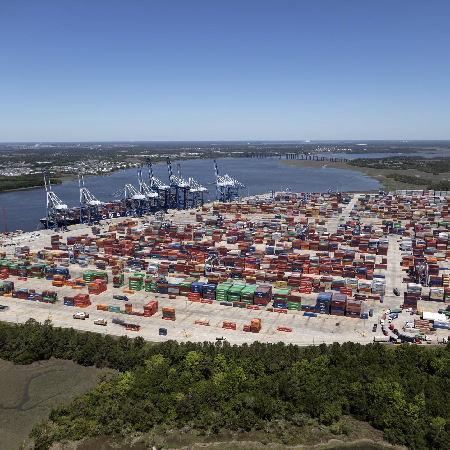 Globalization and the Debate over Free Trade