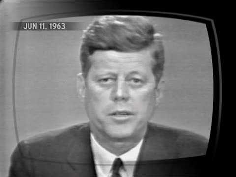 thumbnail of Bill Moyers Journal (2007-2010); 1209; Moyers on the Nominee; Media, McClellan, and the War; Kathleen Hall Jamieson and Dr. Ronald Walters