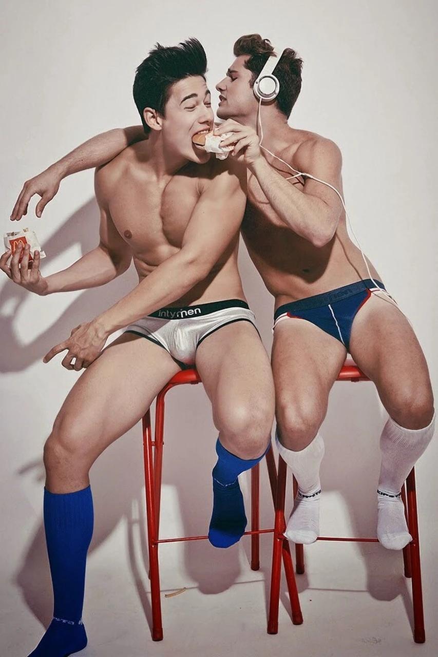 Throbbing Thirst Traps: Bulging Hunks Revealed