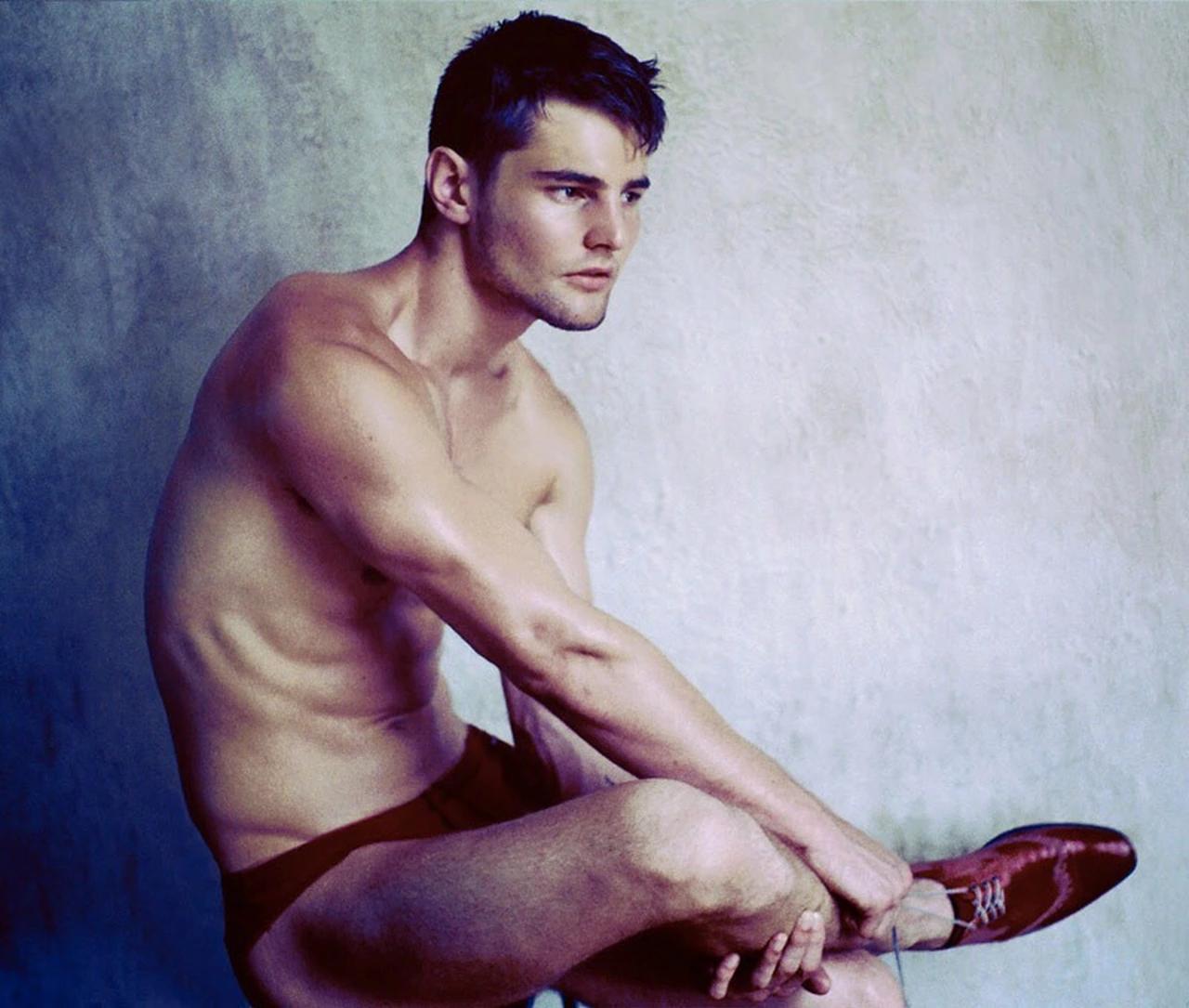 <strong>“Bulging Briefs: The Hottest Thirst Traps Unzipped”</strong> <em>(59 chars)</em>