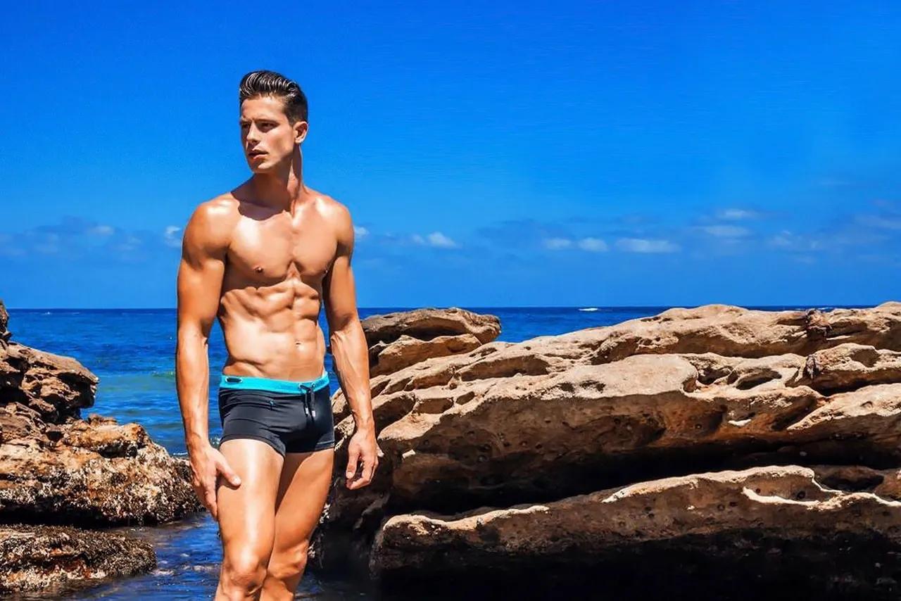 Here are a few creative title options (40–60 characters):<strong>“Throbbing Bulge Charts: The Hottest Cock Showcase”</strong>
<strong>“Gay Bulge Bingo: Who’s Packing the Biggest?”</strong>
<strong>“Swimwear Bulges: The Ultimat