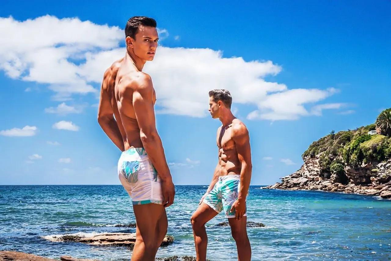 Here are a few creative title options (40–60 characters):<strong>“Throbbing Gym Bulges: The Hottest Cock Shots”</strong>
<strong>“Sweaty & Packed: Gym Bulges That Bulge”</strong>
<strong>“Gym Daddies & Their Massive Meat Packs