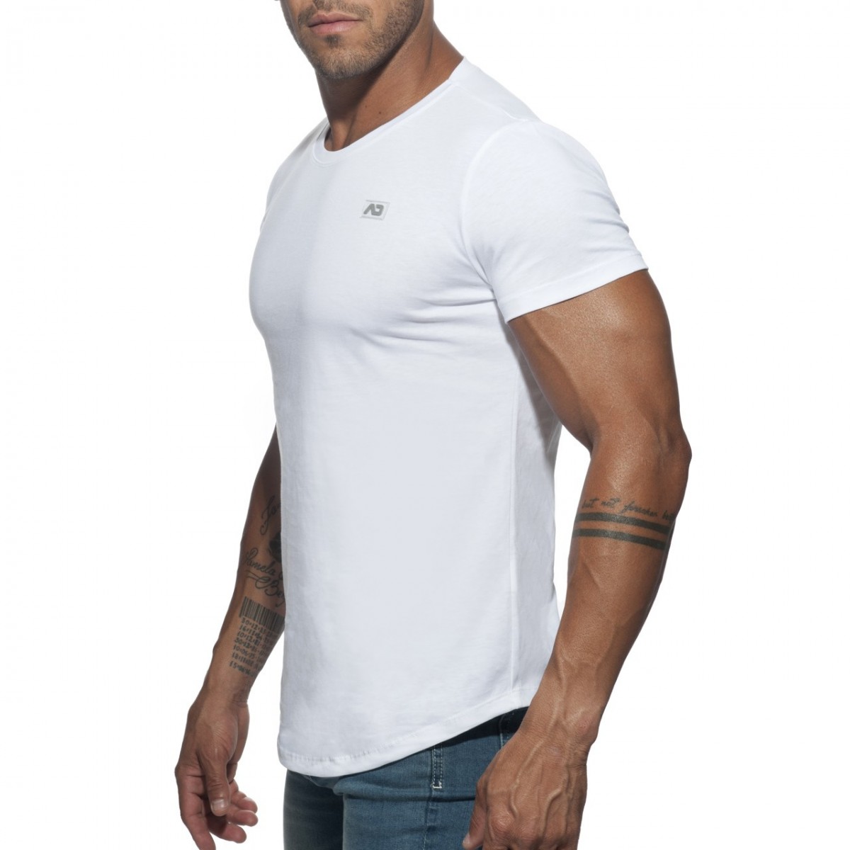 BASIC U-NECK T-SHIRT