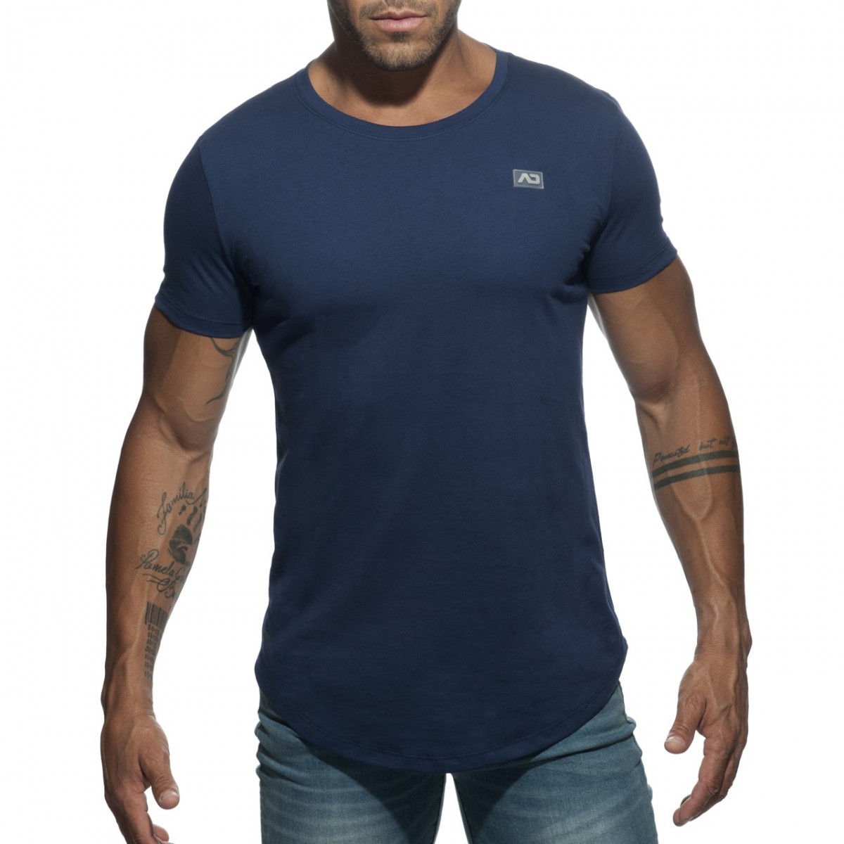 BASIC U-NECK T-SHIRT