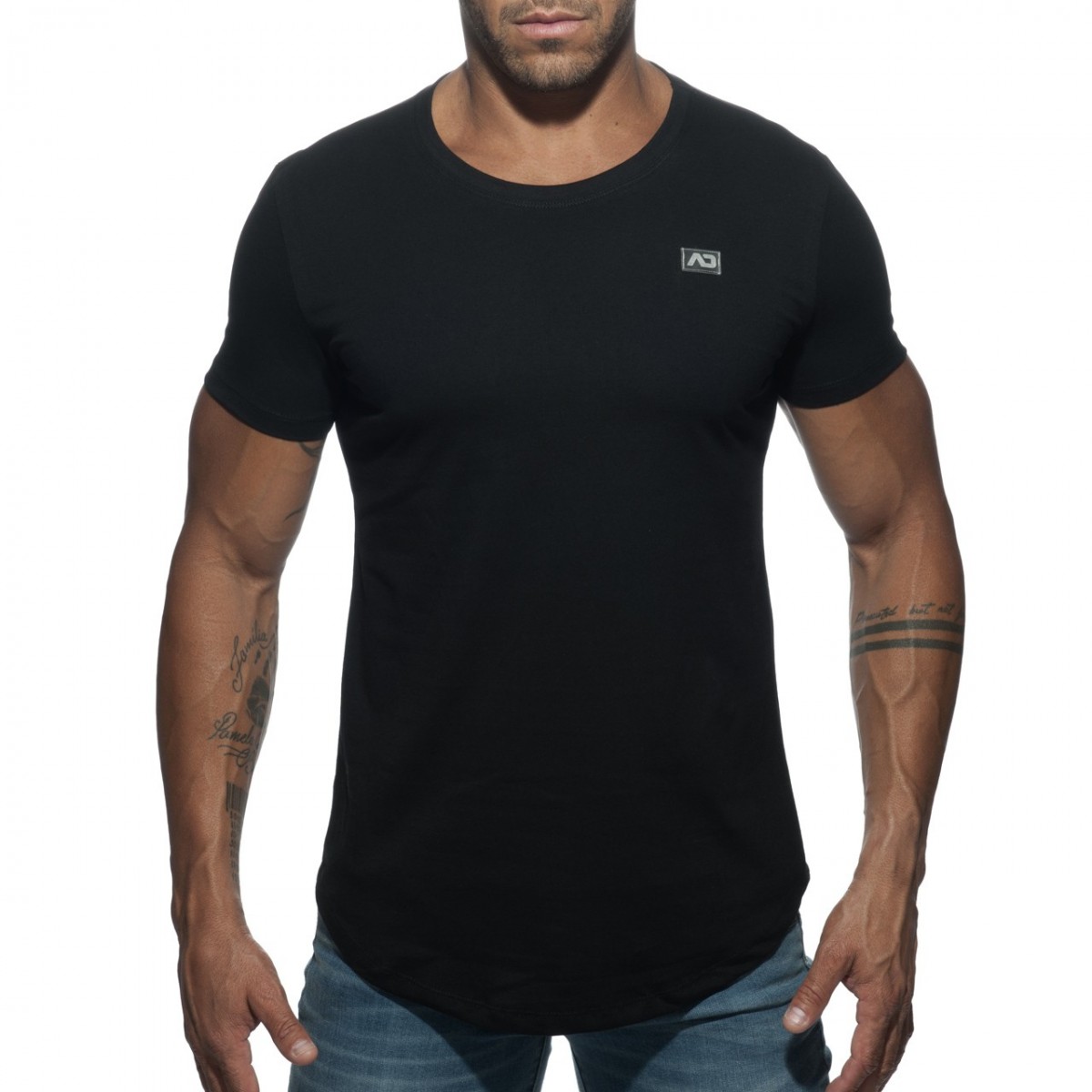 BASIC U-NECK T-SHIRT
