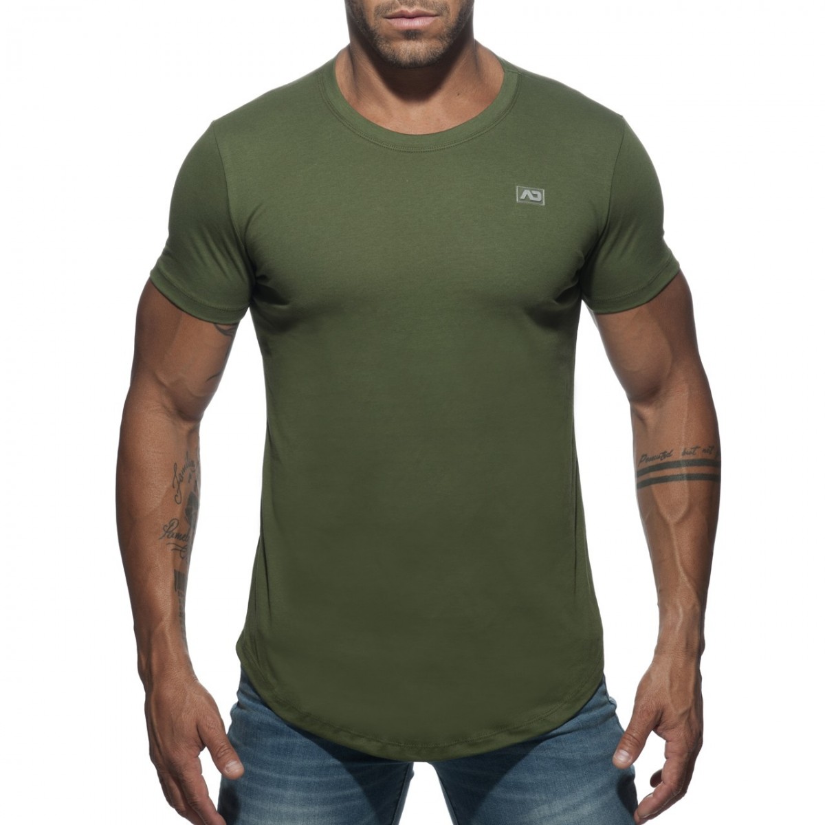 BASIC U-NECK T-SHIRT