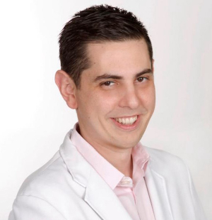 Dr. DIEGO AMPUDIA FARIAS