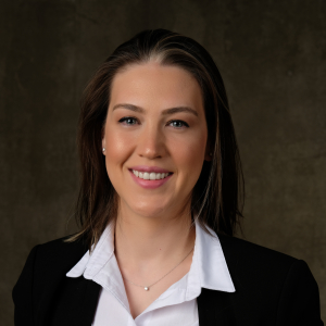 Dr. Isil Akgun Demir