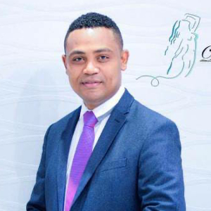 Dr. Manuel Belen