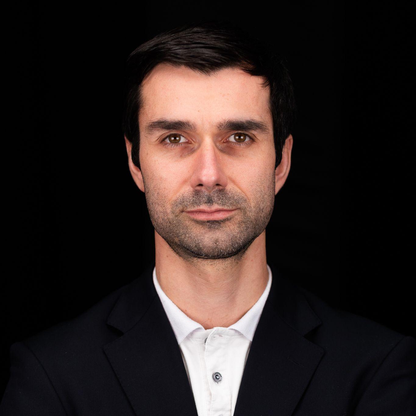 Prof. Sebastian Cotofana