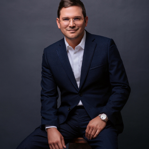 Dr. Andrés Duran