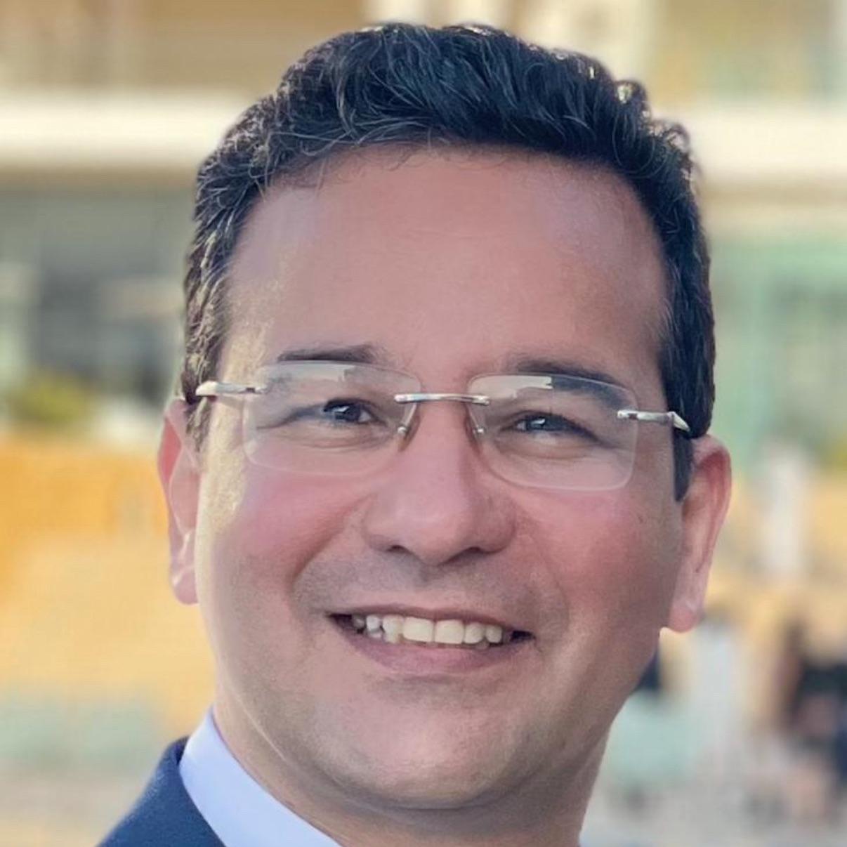 Prof. Hisham El Minawi