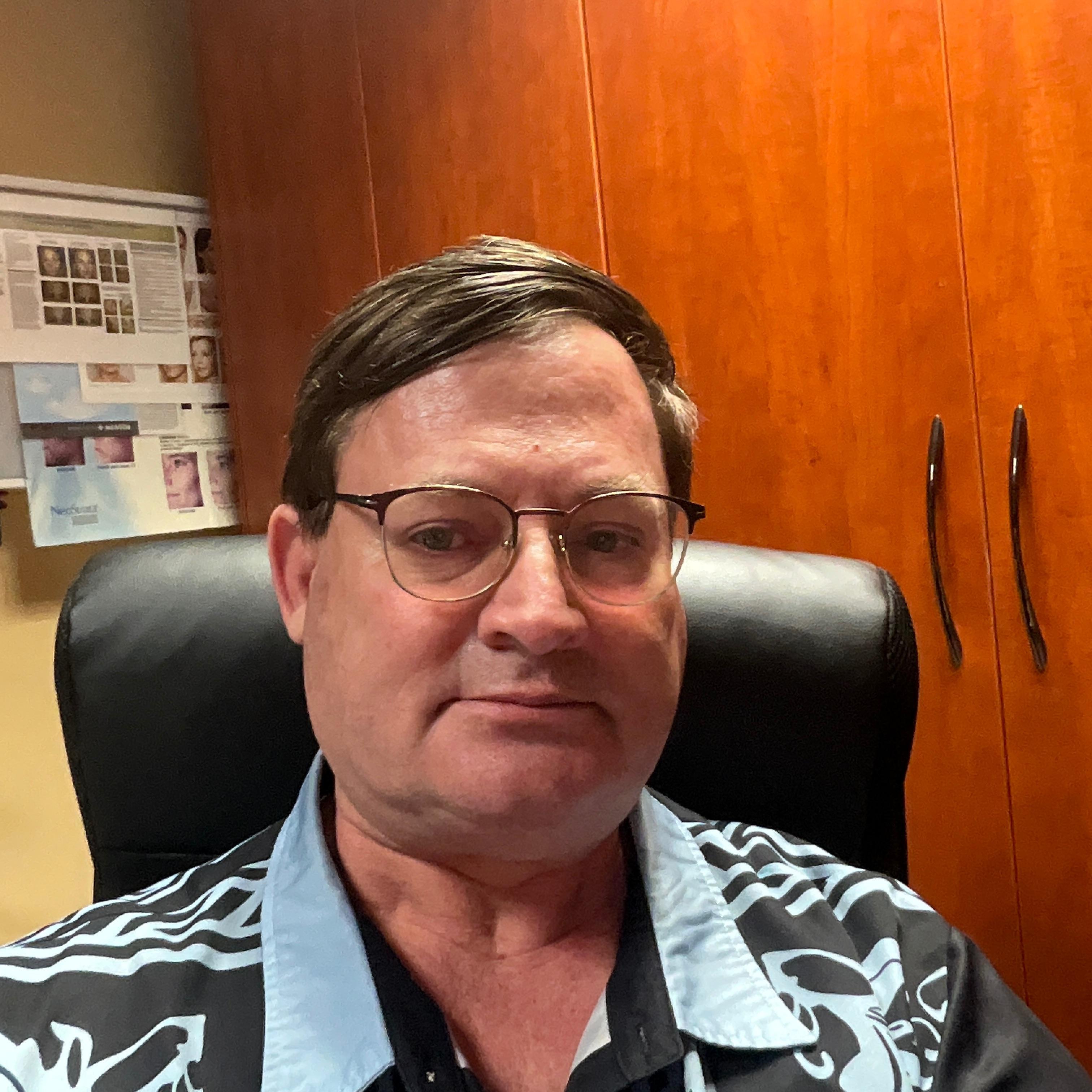 Dr. Ralph Schroder