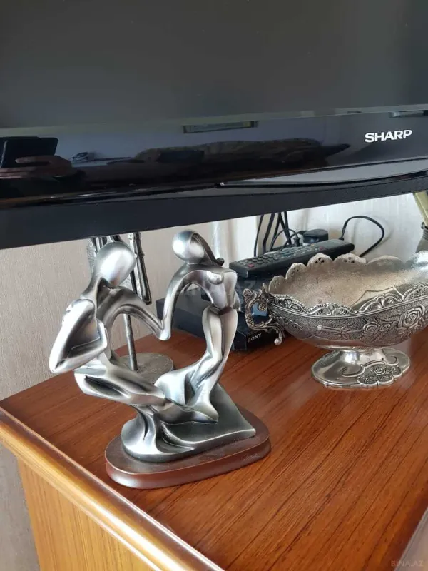 Satılır 3 otaqlı mənzil 136.2 m²