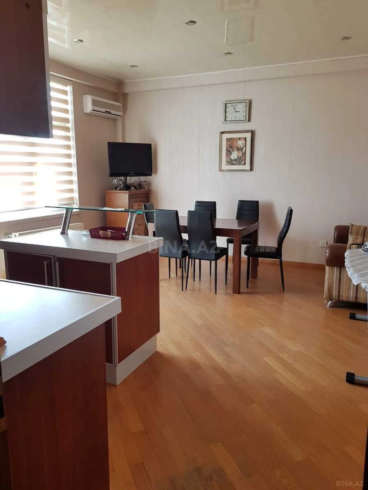 Satılır 3 otaqlı mənzil 136.2 m²