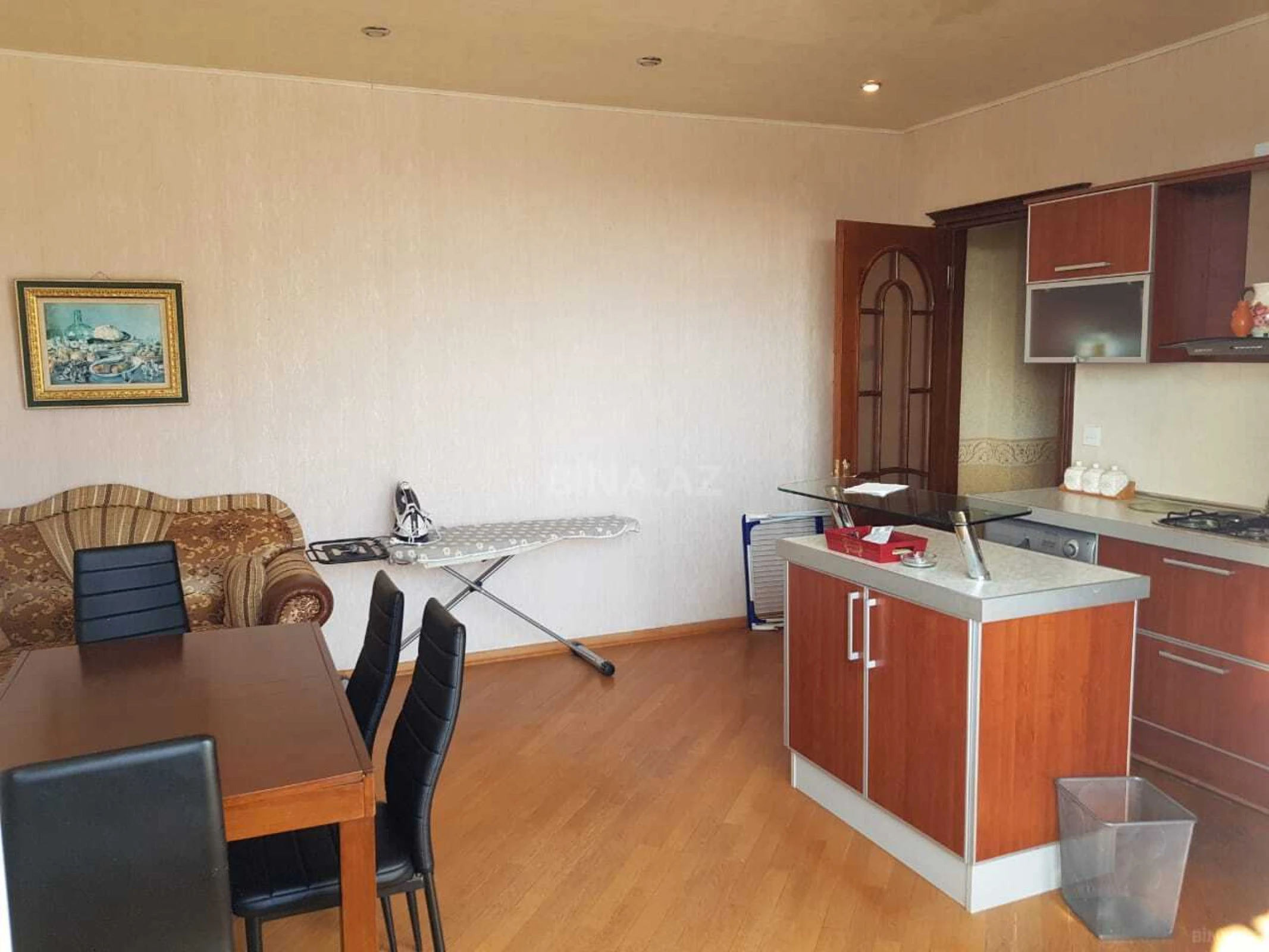 Satılır 3 otaqlı mənzil 136.2 m²