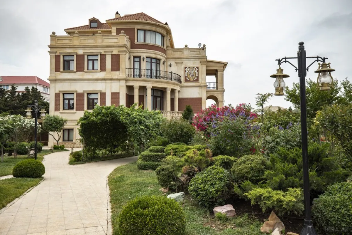 Satılır həyət evi 1000 m²