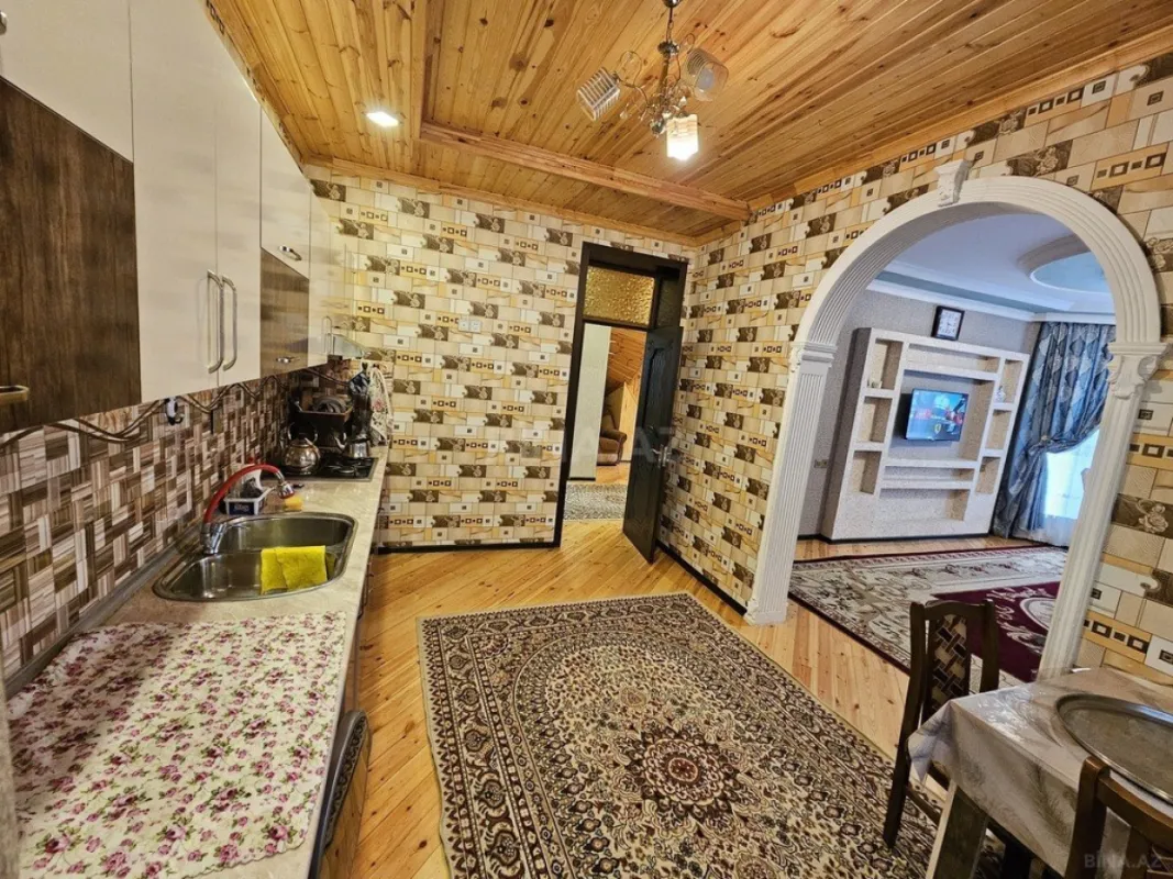 Kirayə verilir 5 otaqlı həyət evi 200 m²