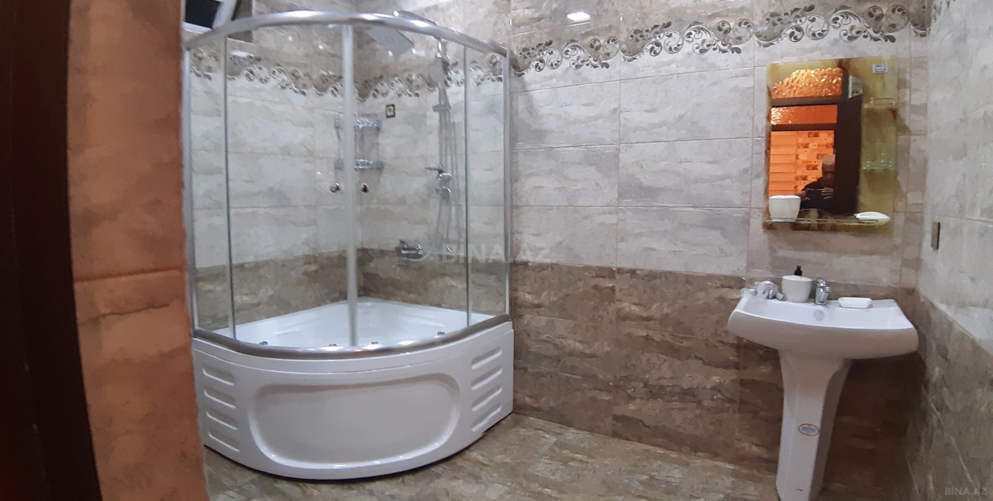 Kirayə verilir 5 otaqlı həyət evi 200 m²