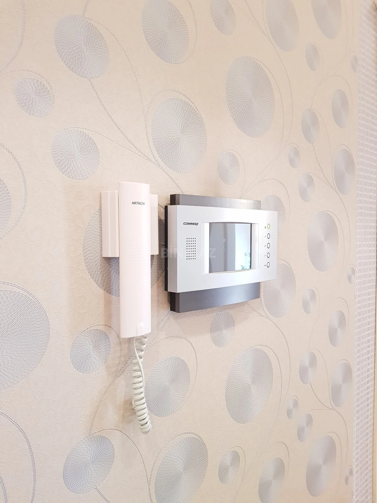 Satılır 4 otaqlı mənzil 206 m²