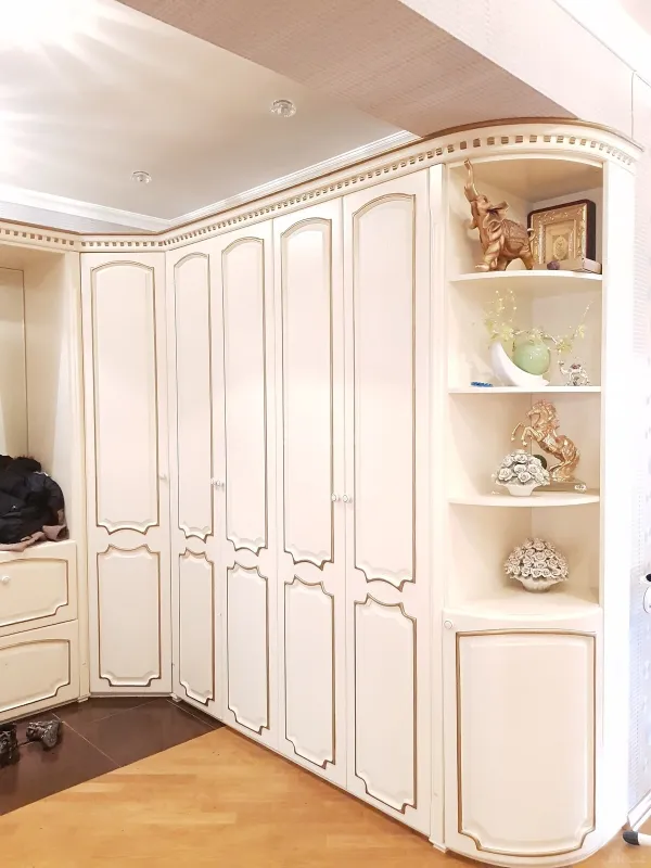 Satılır 4 otaqlı mənzil 206 m²