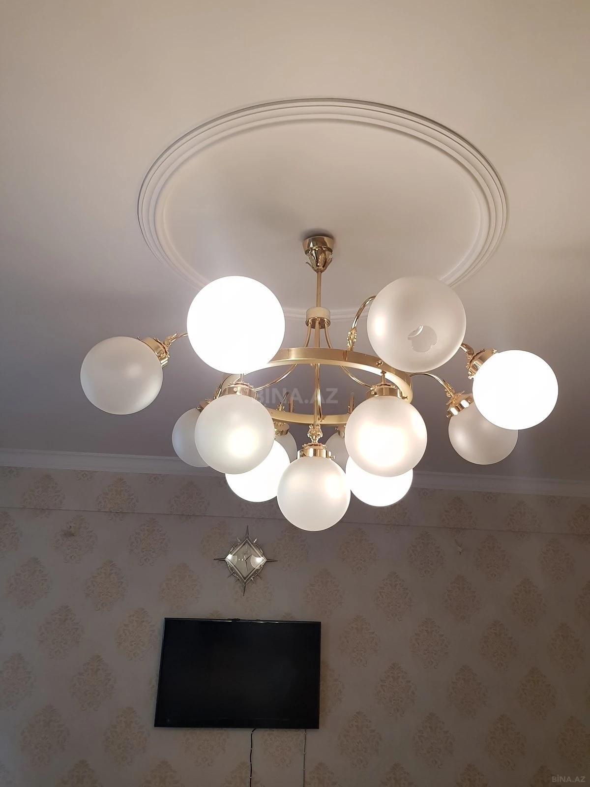 Satılır 4 otaqlı mənzil 206 m²