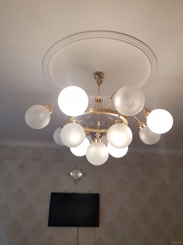 Satılır 4 otaqlı mənzil 206 m²