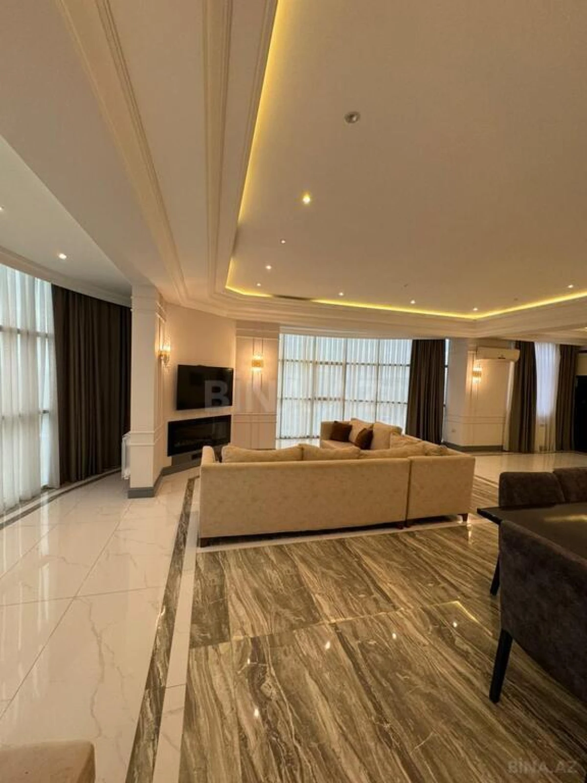 Kirayə verilir 3 otaqlı mənzil 230 m²