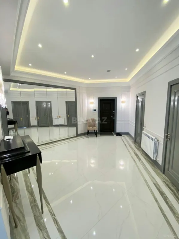 Kirayə verilir 3 otaqlı mənzil 230 m²