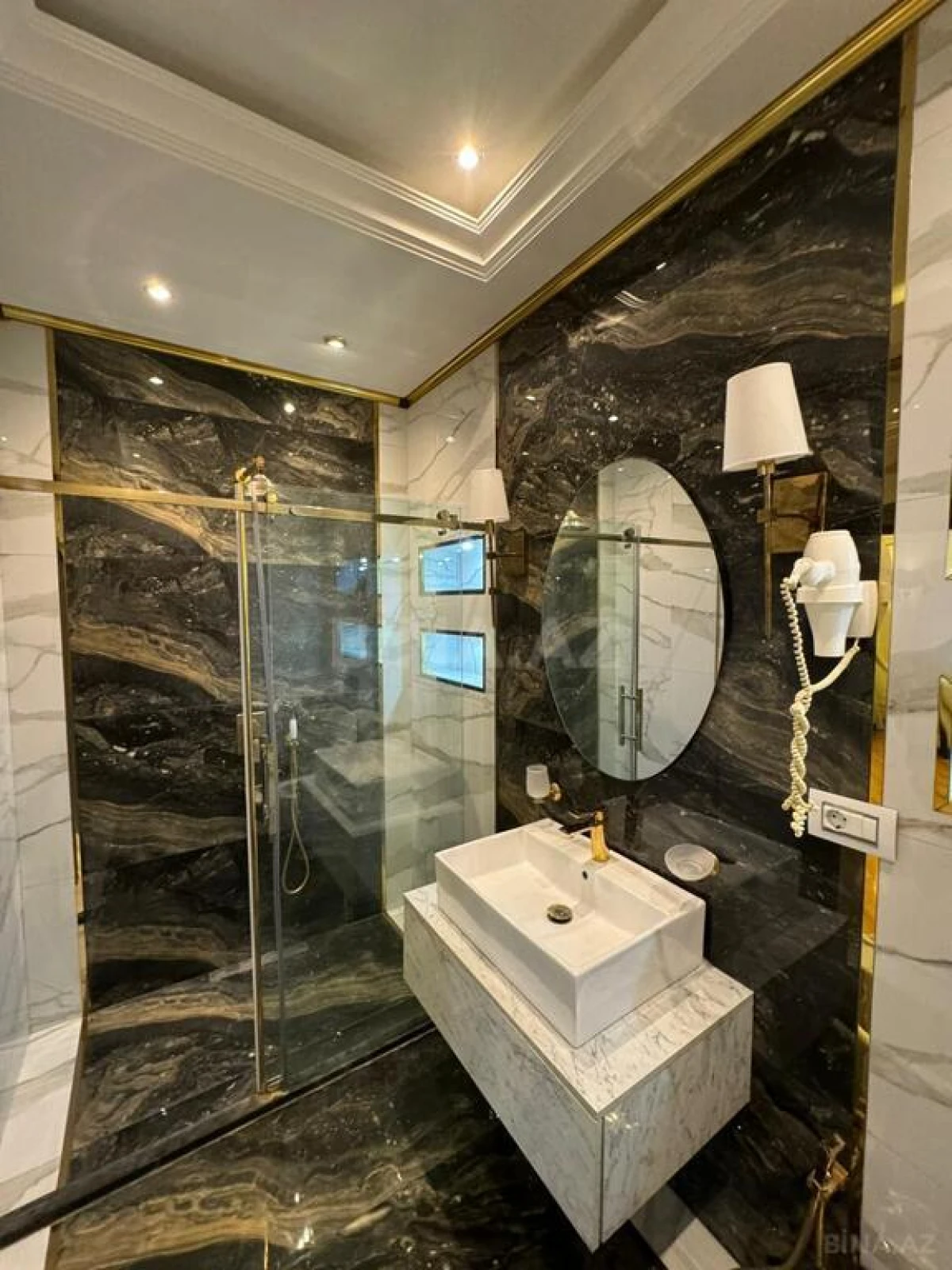 Kirayə verilir 3 otaqlı mənzil 230 m²