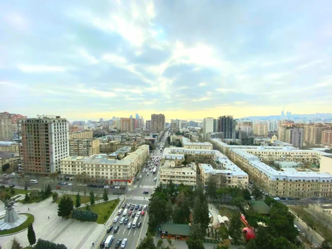 Kirayə verilir 3 otaqlı mənzil 230 m²