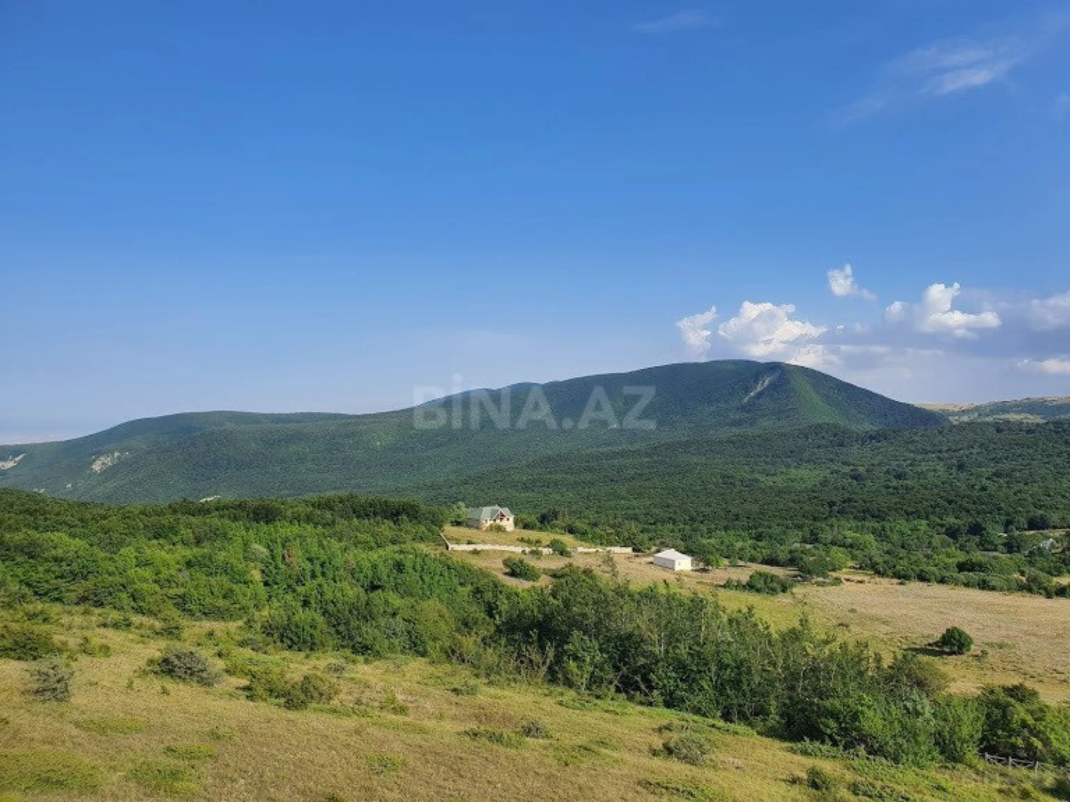 Satılır 6 otaqlı həyət evi 700 m²