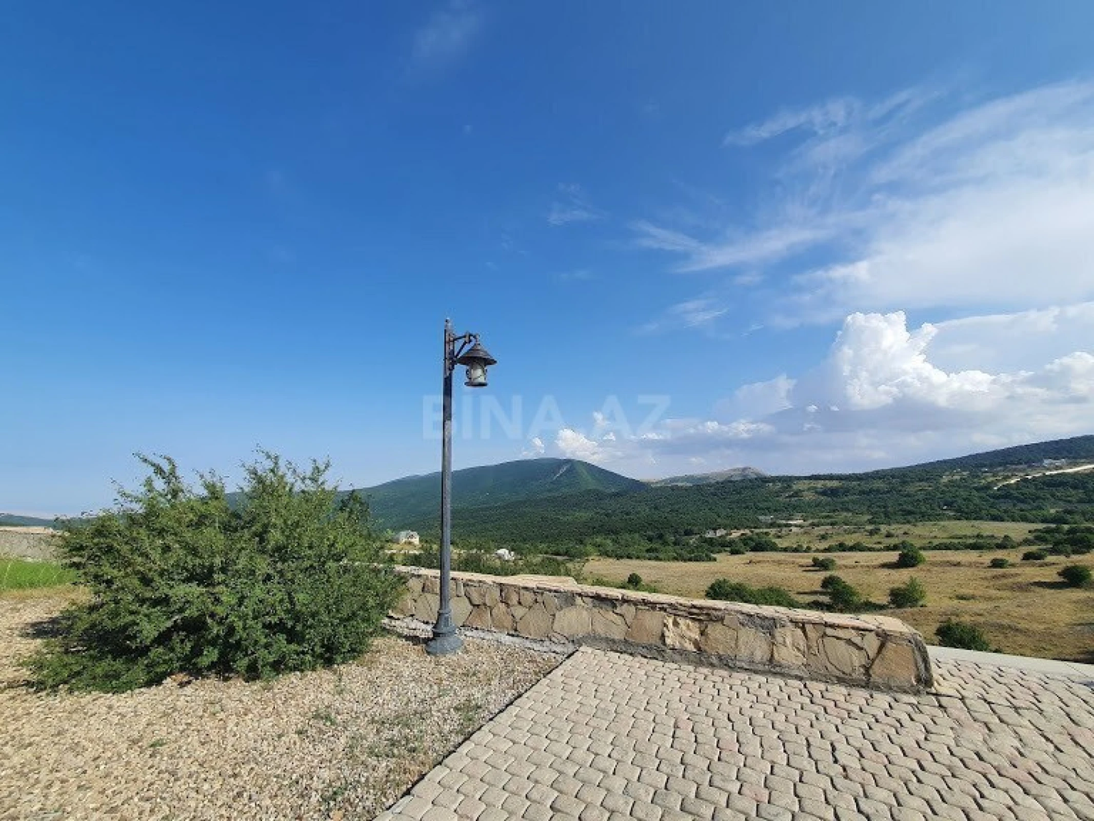 Satılır 6 otaqlı həyət evi 700 m²