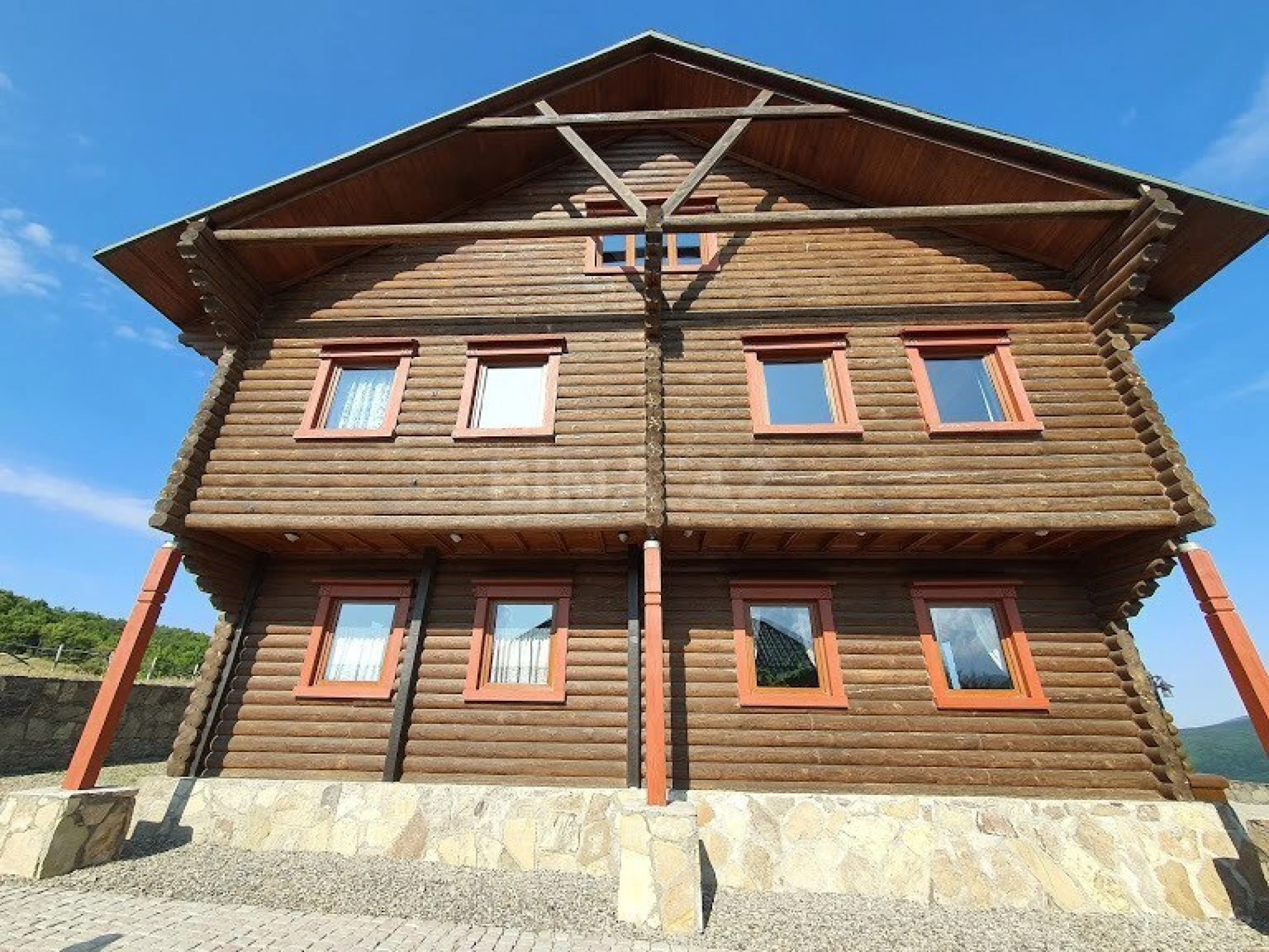 Satılır 6 otaqlı həyət evi 700 m²