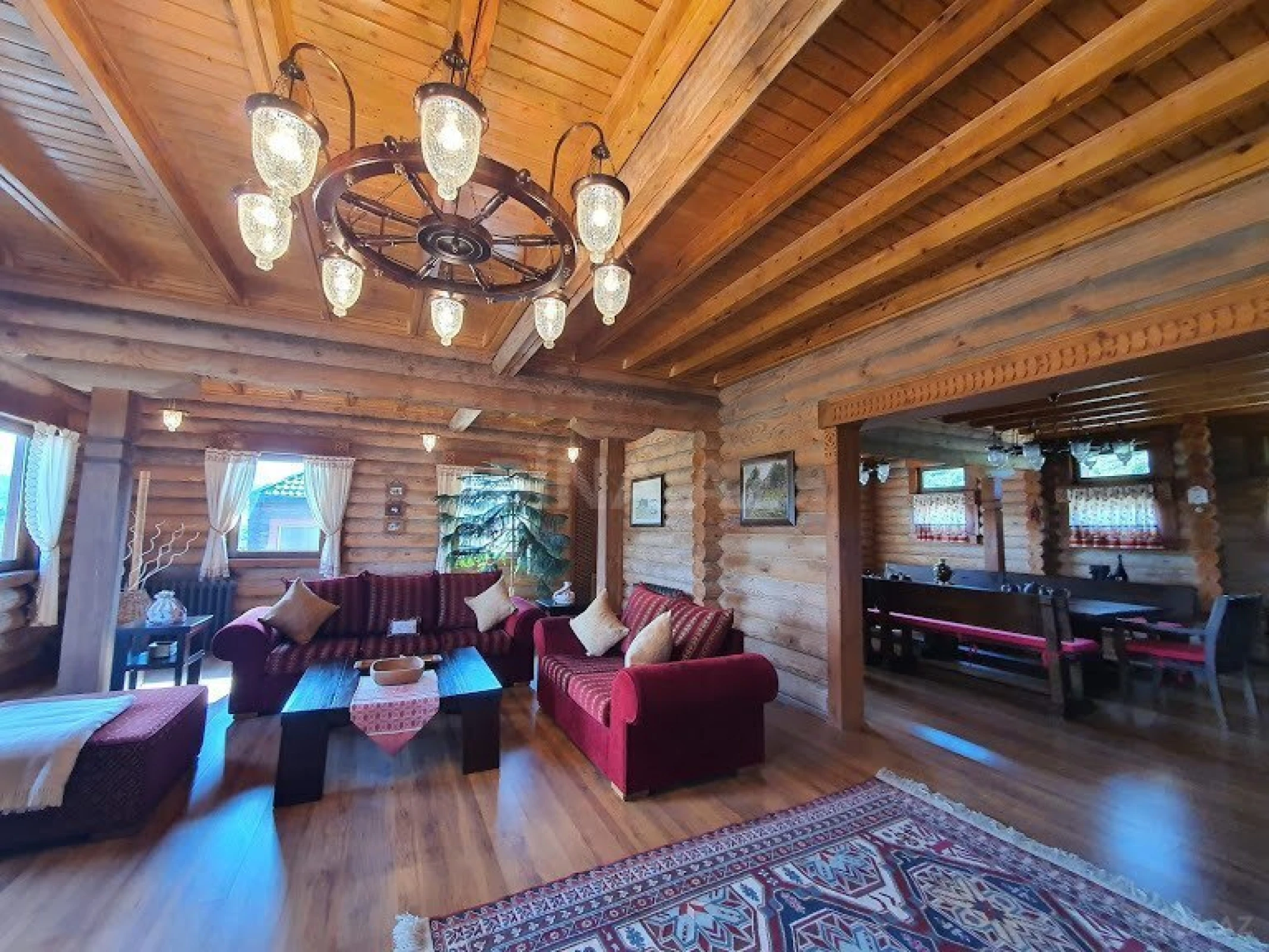 Satılır 6 otaqlı həyət evi 700 m²