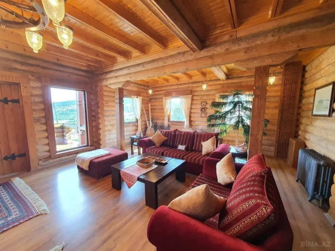 Satılır 6 otaqlı həyət evi 700 m²