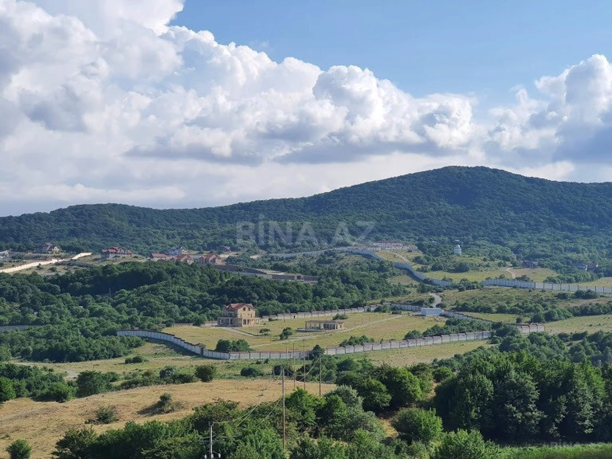 Satılır 6 otaqlı həyət evi 700 m²