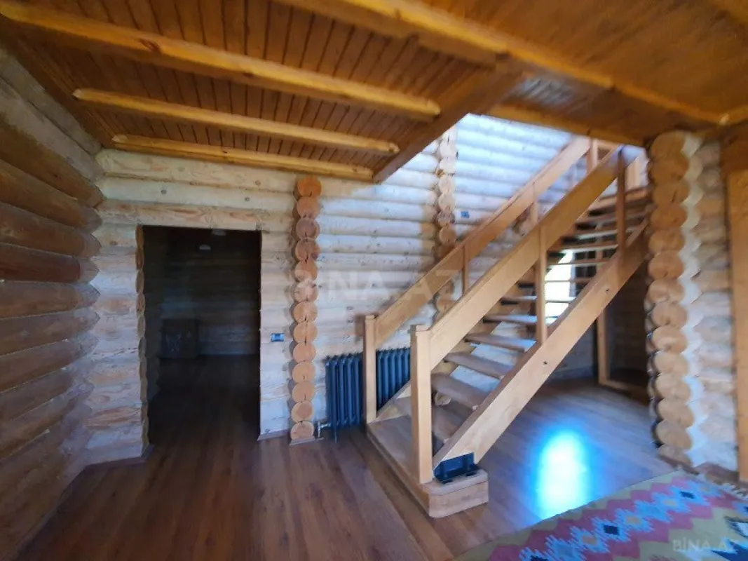 Satılır 6 otaqlı həyət evi 700 m²