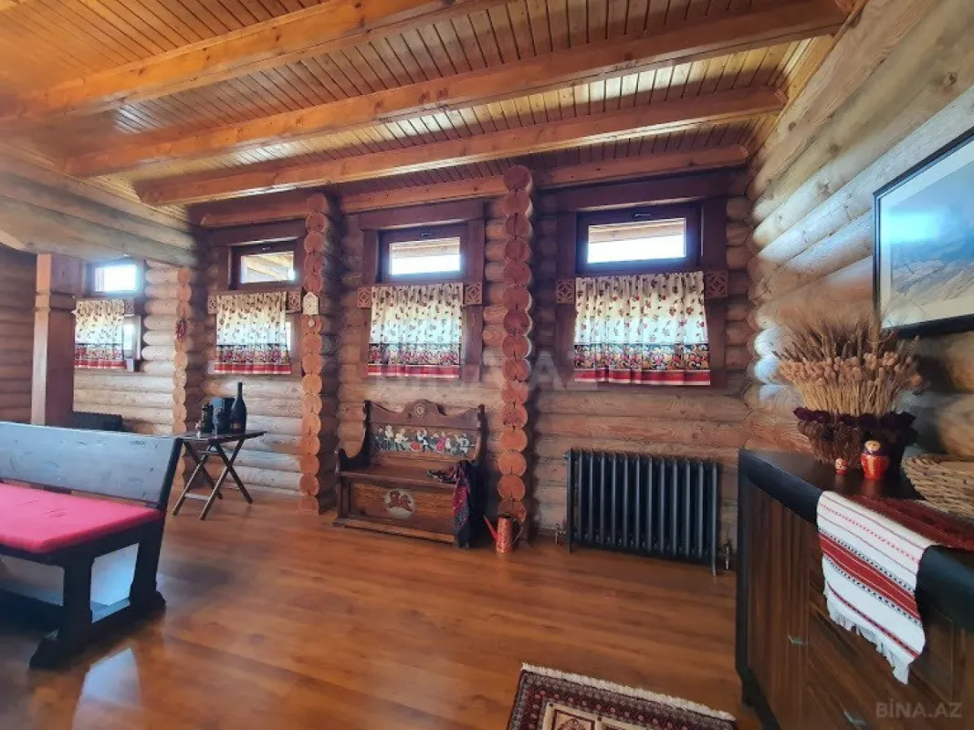 Satılır 6 otaqlı həyət evi 700 m²