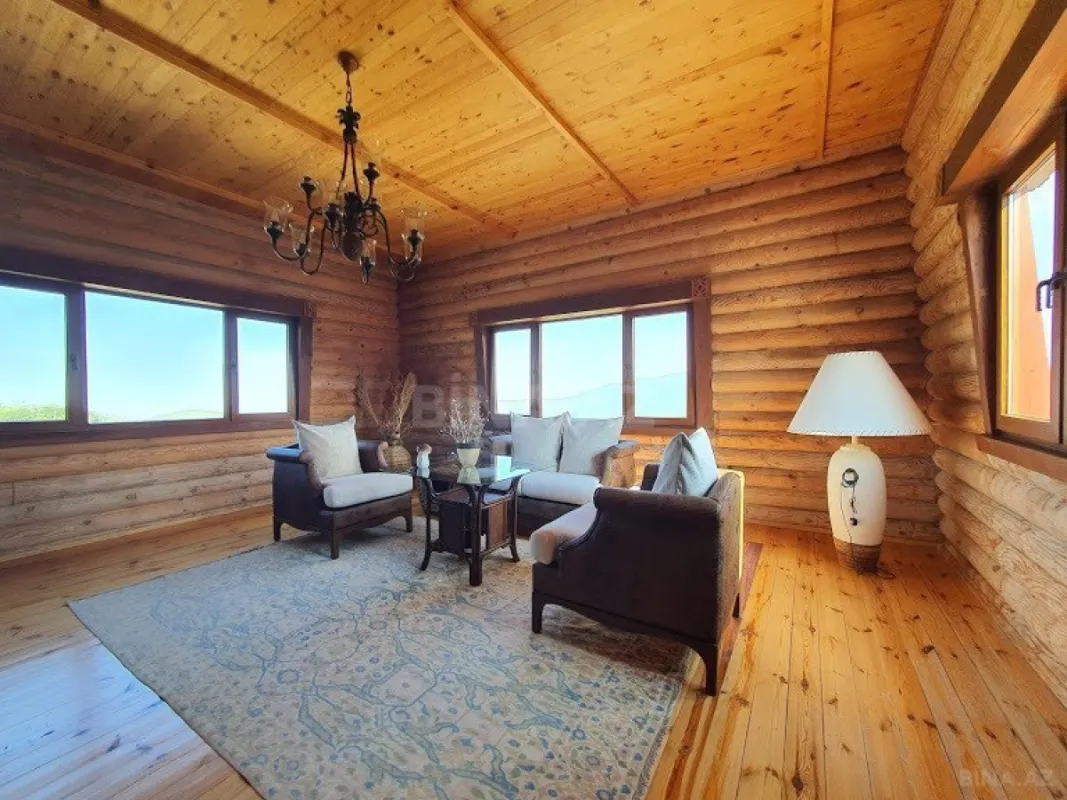 Satılır 6 otaqlı həyət evi 700 m²