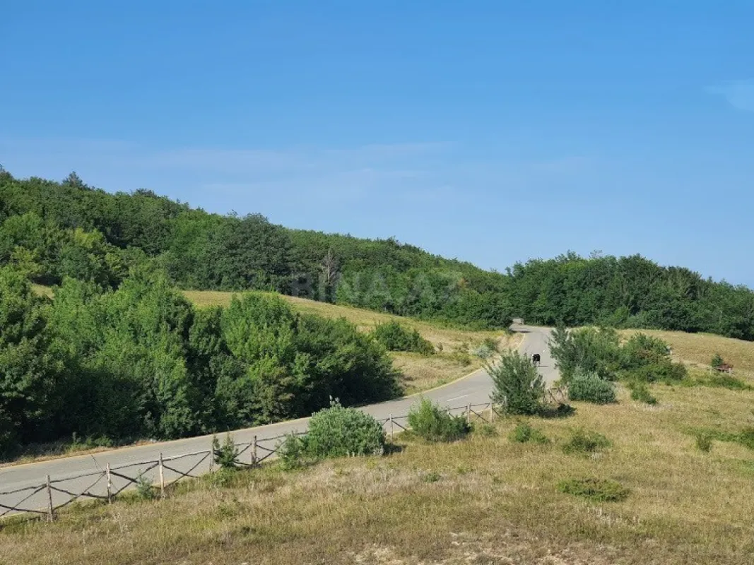 Satılır 6 otaqlı həyət evi 700 m²