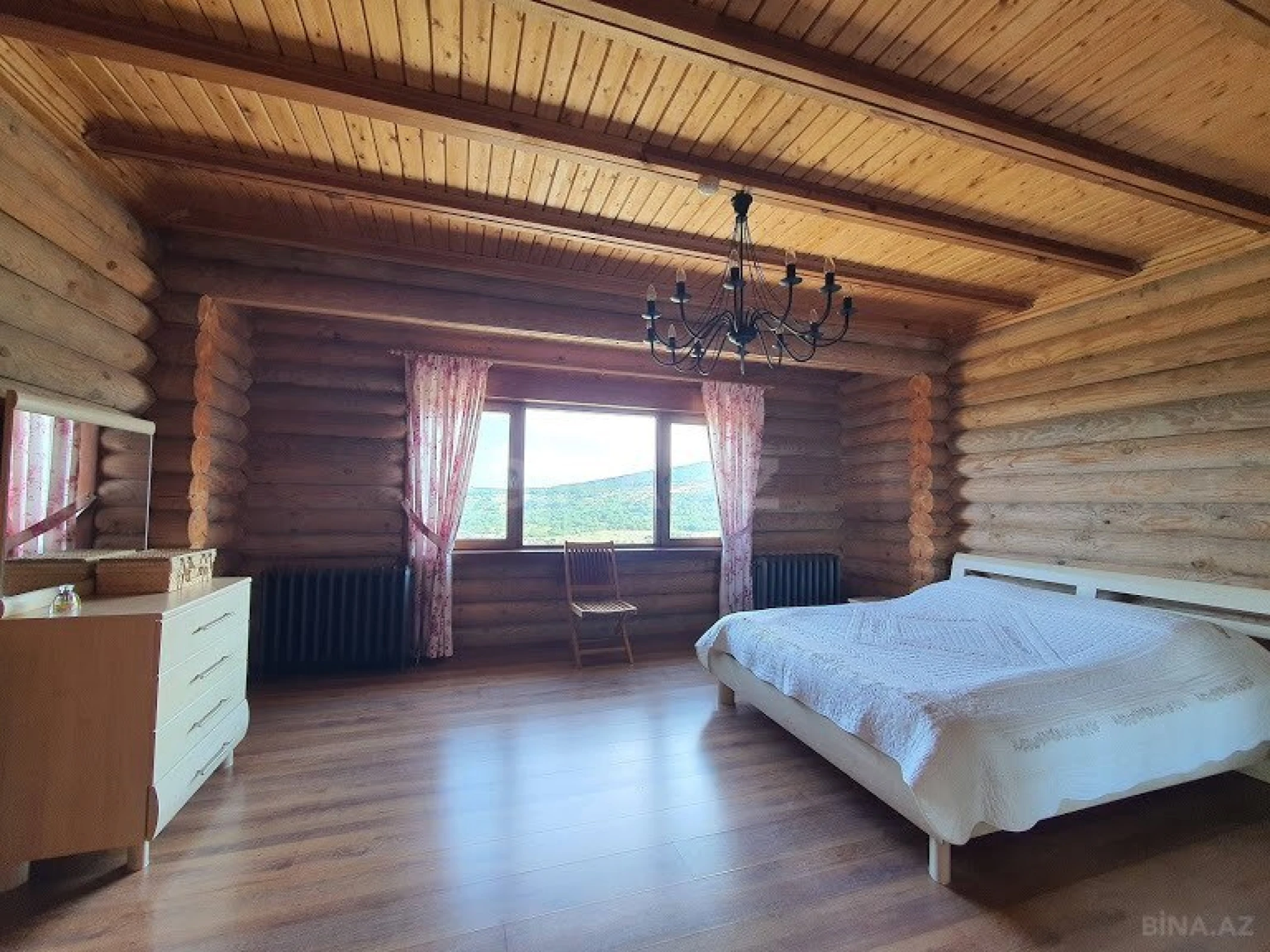 Satılır 6 otaqlı həyət evi 700 m²