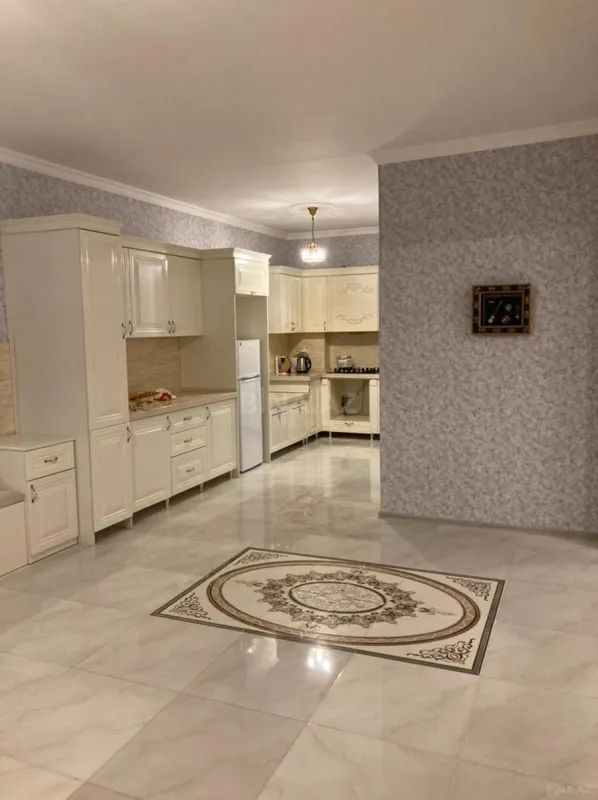 Kirayə verilir 4 otaqlı həyət evi 230 m²