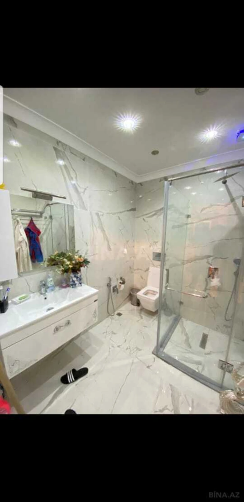 Satılır 4 otaqlı mənzil 182 m²