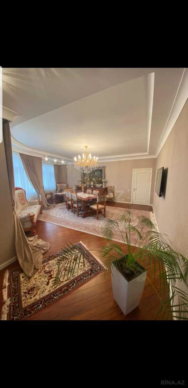 Satılır 4 otaqlı mənzil 182 m²