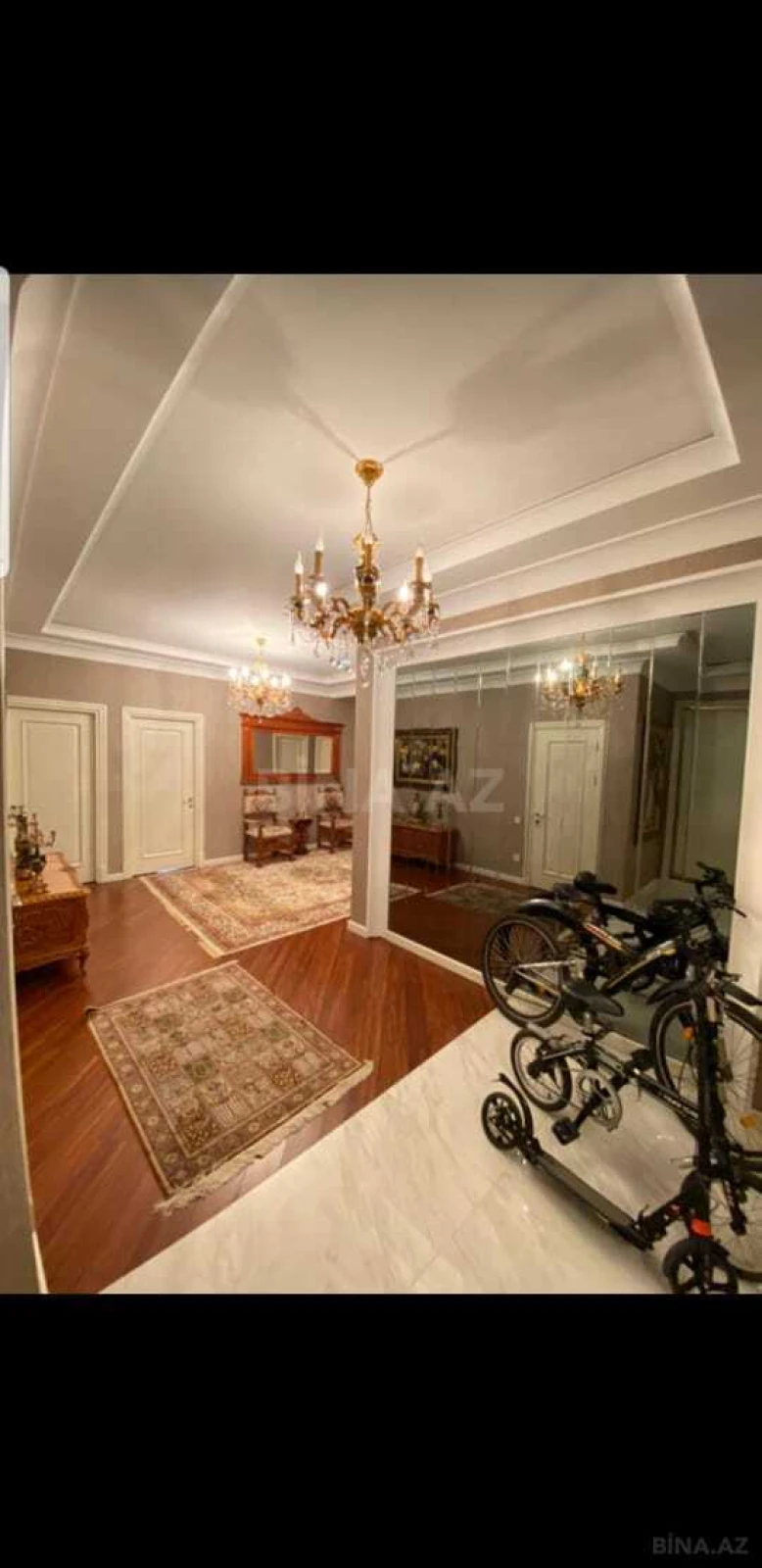 Satılır 4 otaqlı mənzil 182 m²