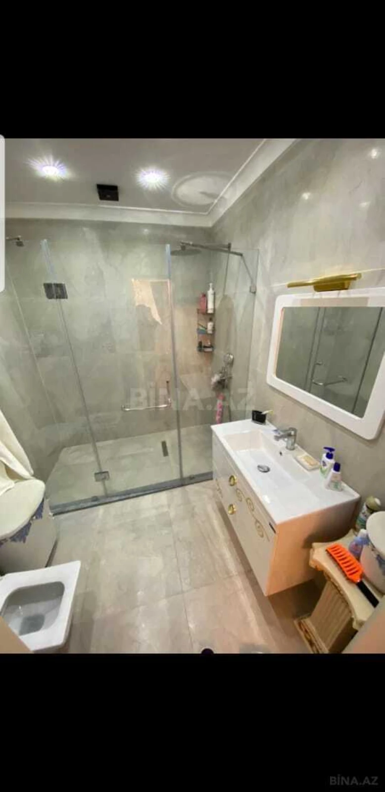 Satılır 4 otaqlı mənzil 182 m²