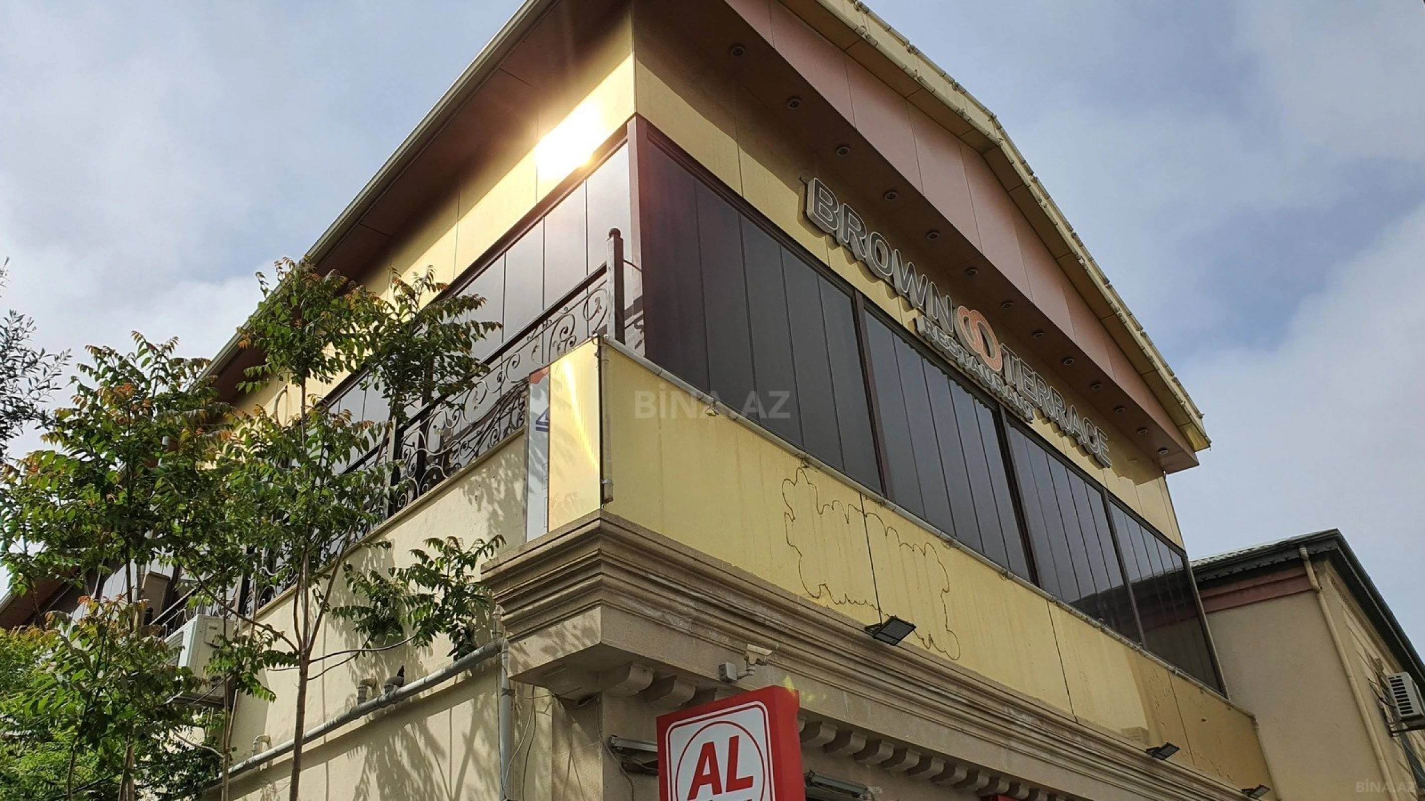 Satılır obyekt 1200 m²