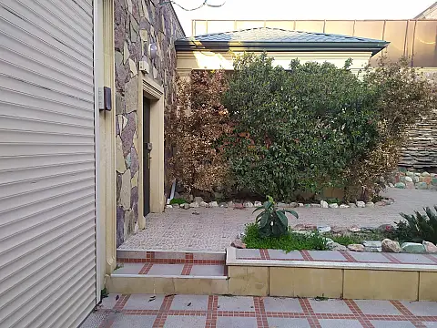 Satılır 6 otaqlı həyət evi 480 m²